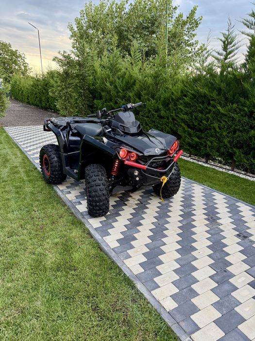 Can am outlender 1000R.