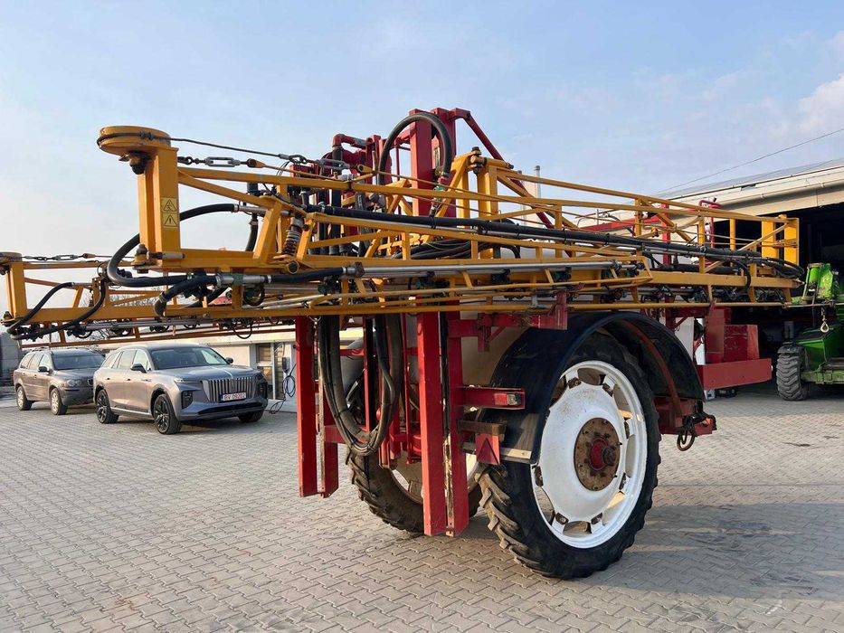 Прикачна пръскачка Agrifac Cebeco – 3000 л, 27 м, Хидравлична