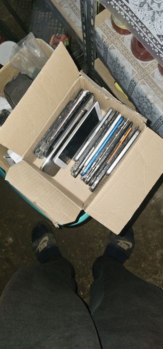 Vand piese telefoane