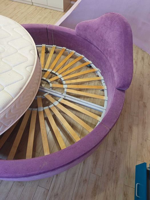 Круглая кровать + диван