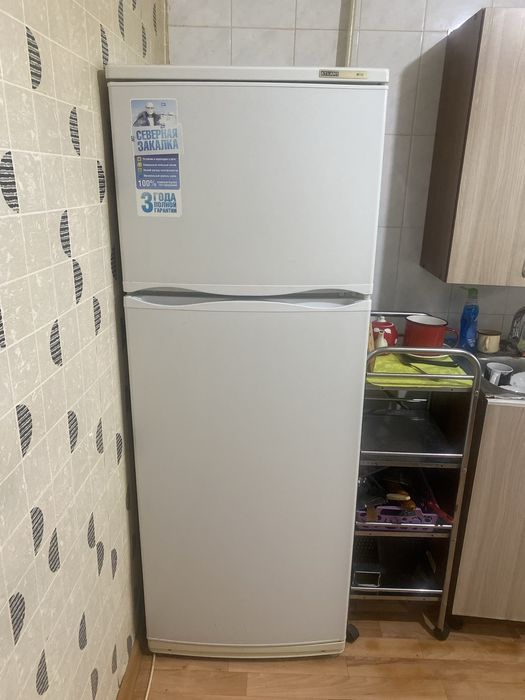 Прлдам холодильник