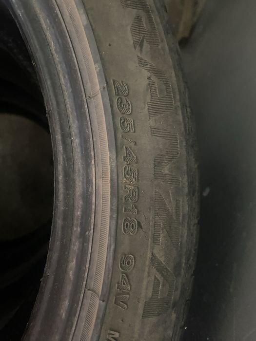 Продам шины на R18