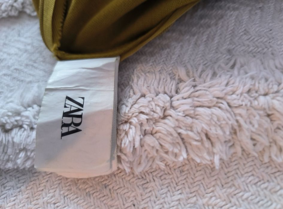 Асиметрична тениска Zara