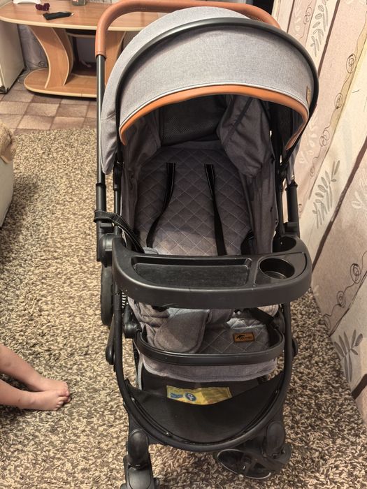 Продам демисезонную коляску