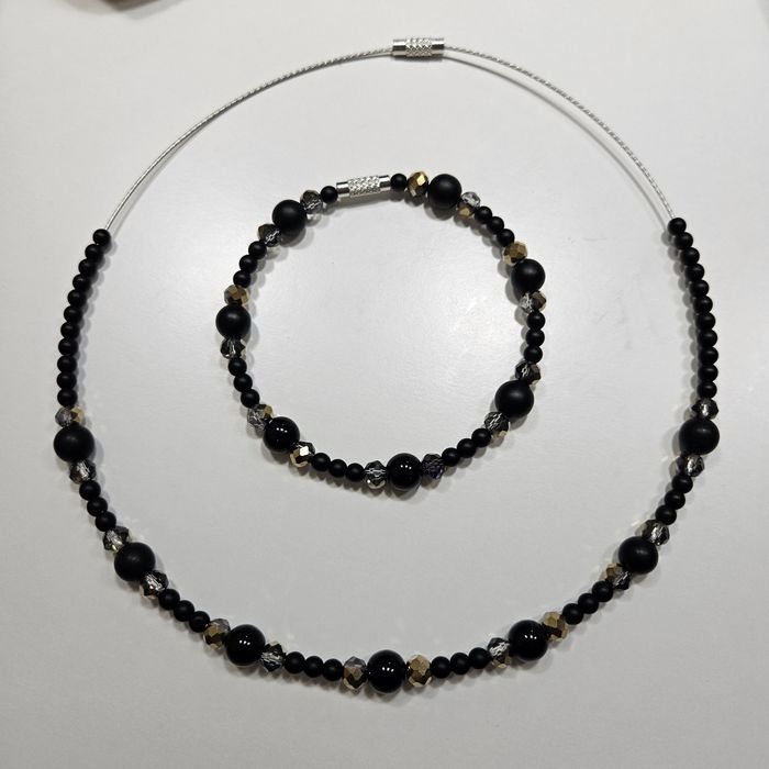 Ръчно изработена гривна и колие