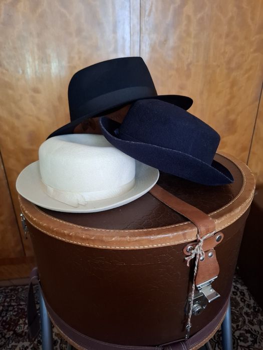 Старинна кутия за шапки