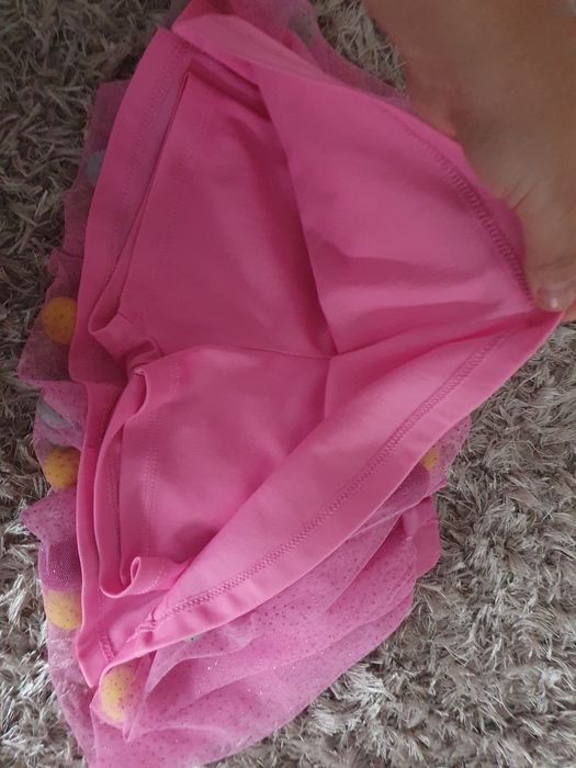 Fustița cu pantaloni