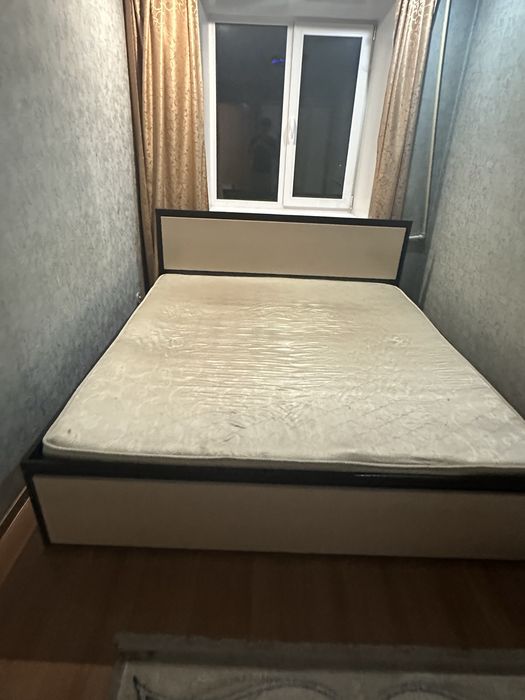 Продам спальный гарнитур
