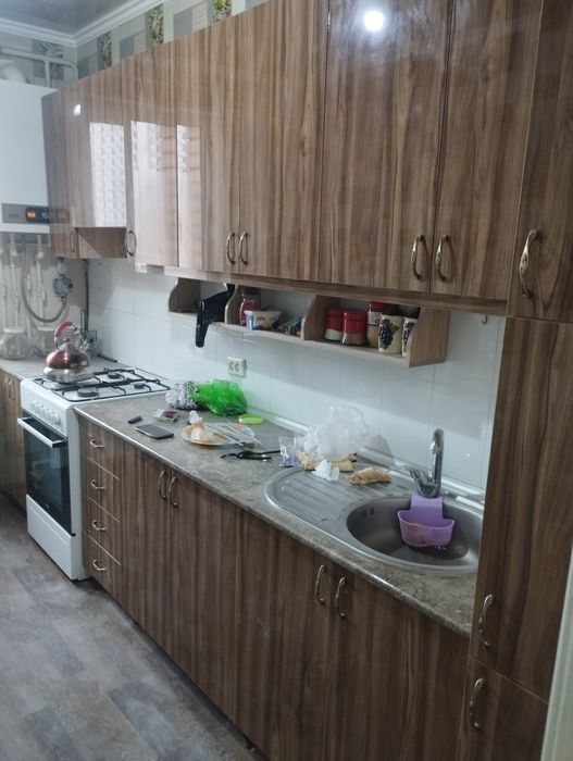 Kuxiniy mebel sotiladi