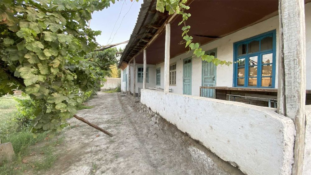 16 sotixli katta hovli, Rishton Avazboyda sotuvda! Narxini Kelishamiz.