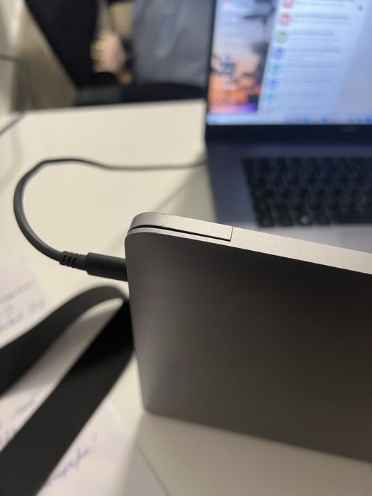 MacBook Pro 2020 i5 512gb