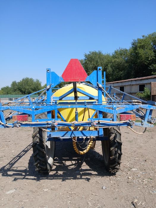 Опрыскиватель прицепной