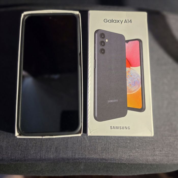 Продавам нов Смартфон Samsung Galaxy A14, 164GB, 4GB RAM, 4G,черен цвят
