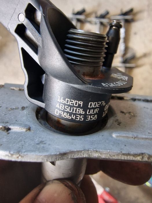 Injector,injectoare Audi a8 d3 motor 3.0 tdi cod motor ASB/BMK