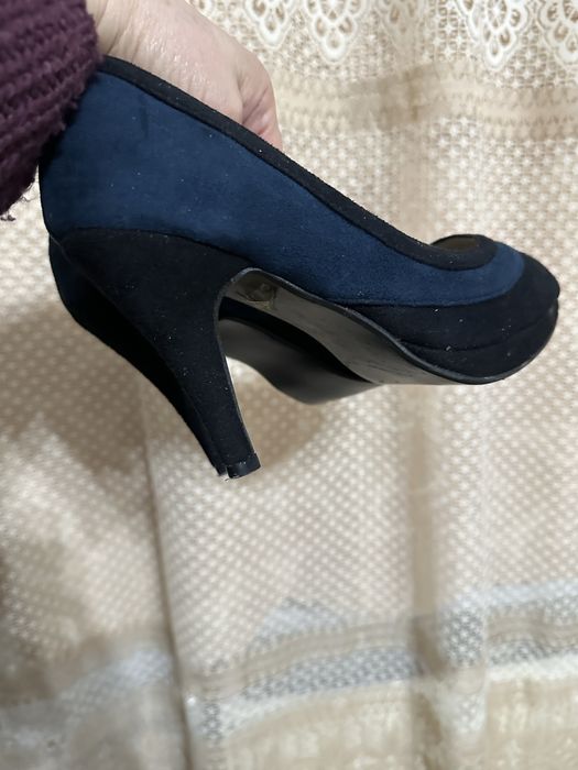 Pantofi din piele intoarsa