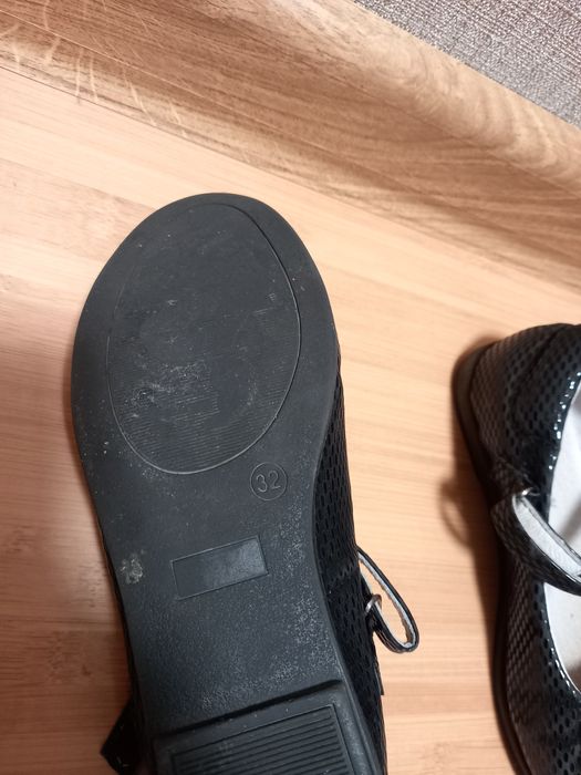 Продам туфли на девочку