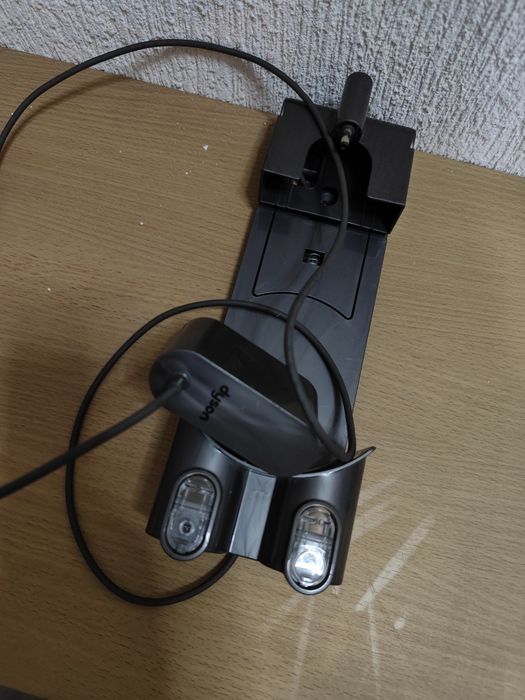 Безжична прахосмукачка Dyson