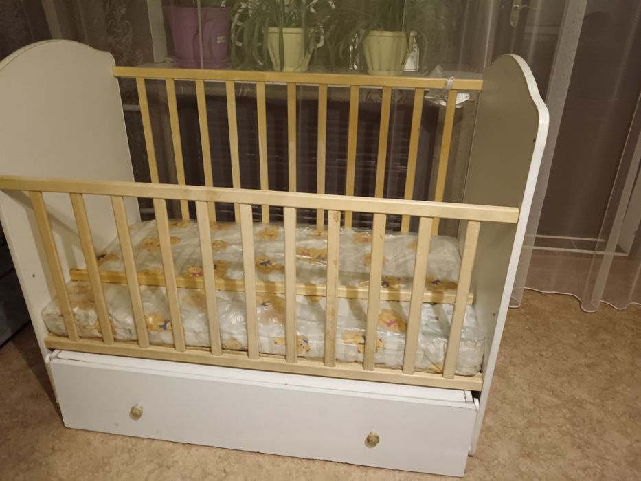 Продам кровать детскую