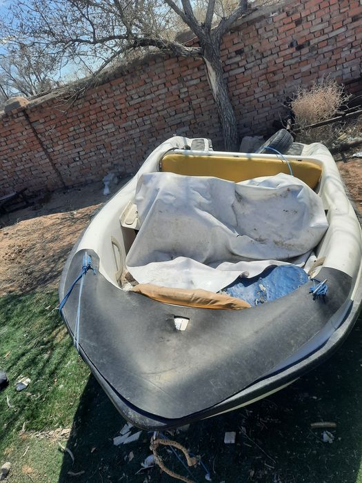 Продаётся лодка 4местный