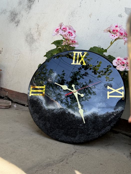 Часовник от епоксидна смола