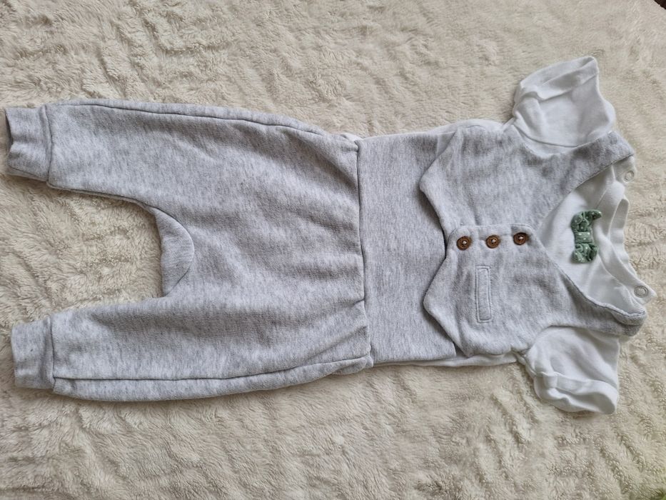 Бебешки комплект  за изписване  момче боди и панталон HM