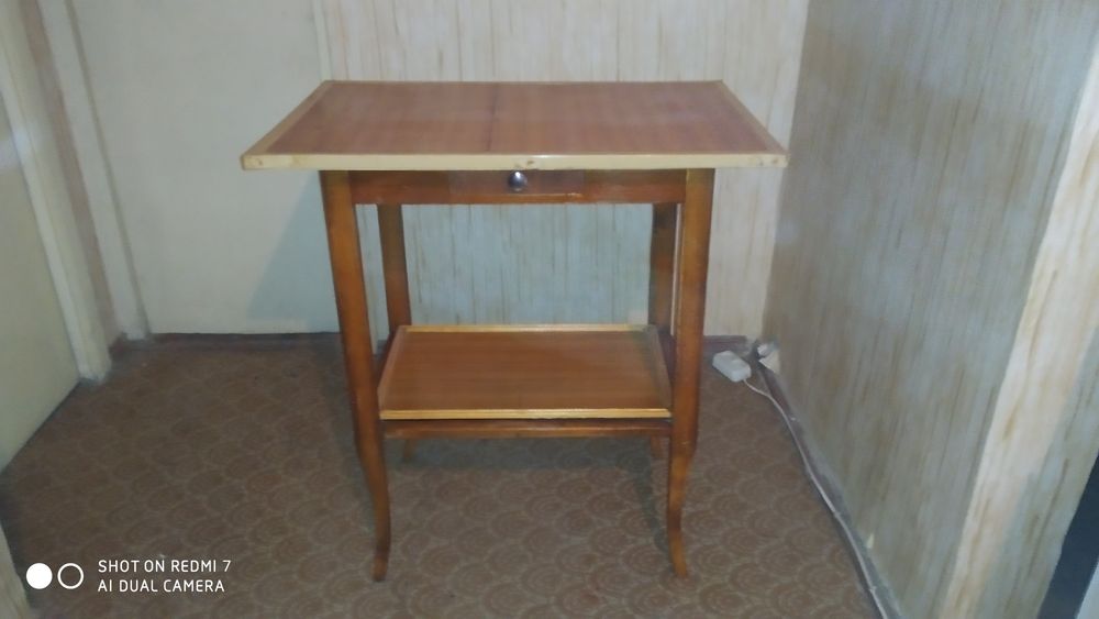 Кухонная тумбочка и журнальный столик