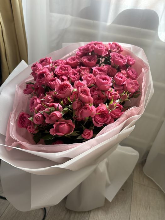 Букет кустовые розы