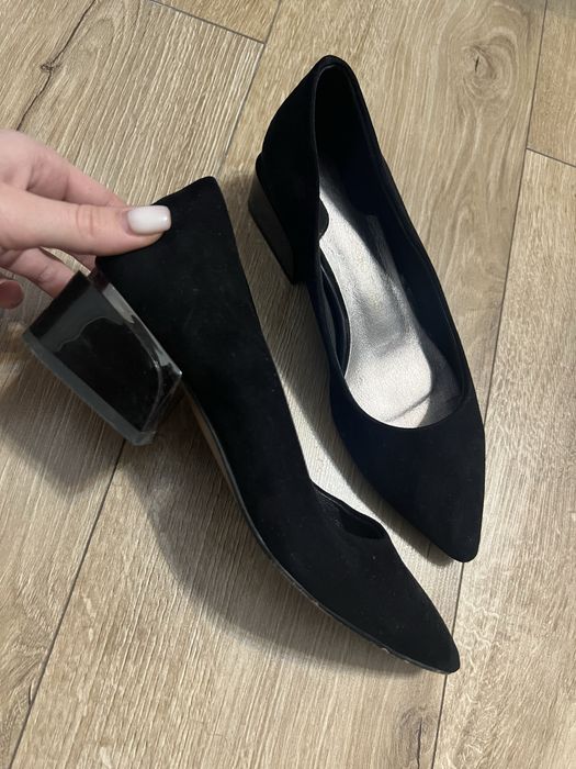 Продам женские туфли