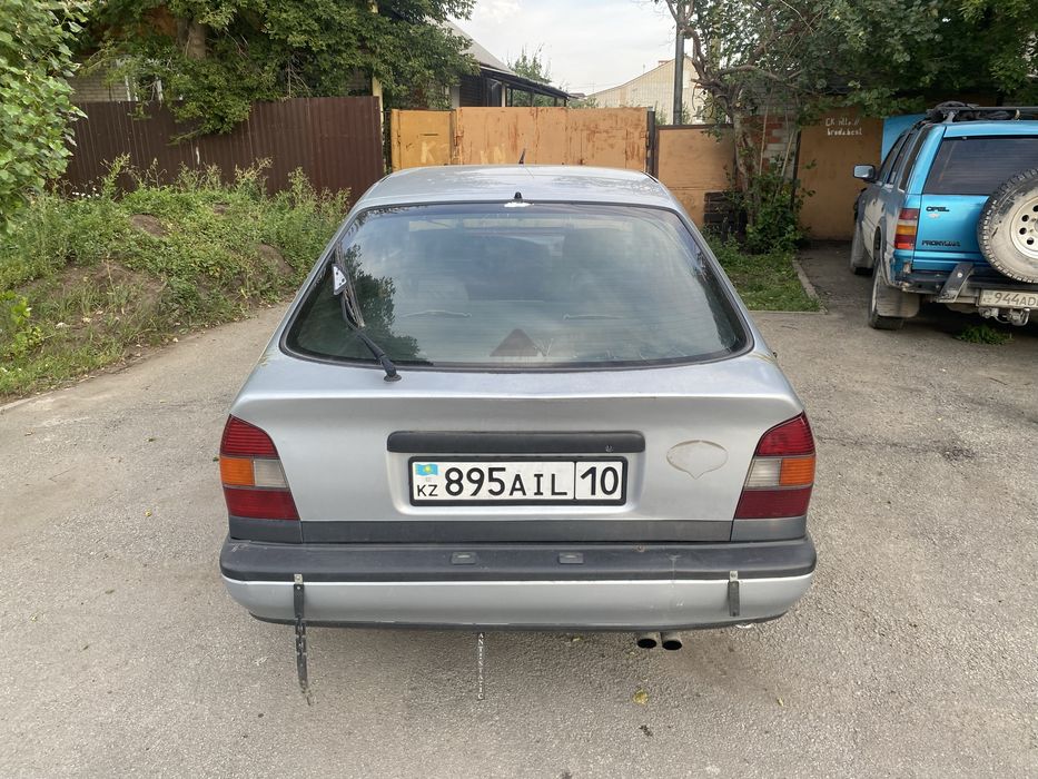 Ниссан примера 1993