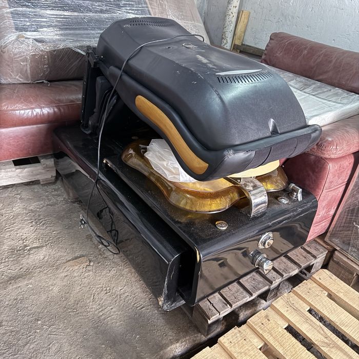 Продается оборудование для салона красоты.