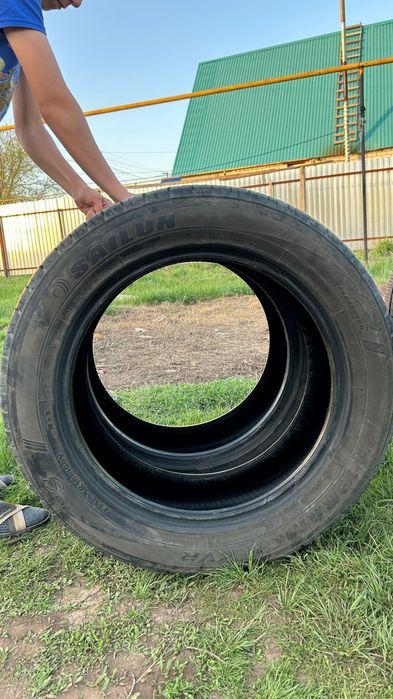 Шина на 235-55- R18