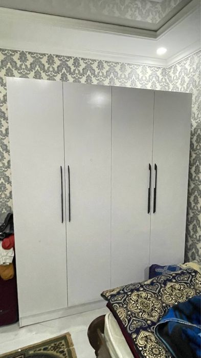 Мебель с шкаф и комод зеркалом