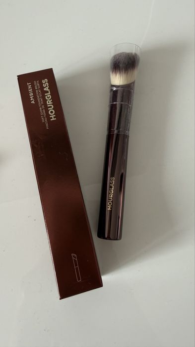 Hourglass четка за фон дьо тен и четка за коректор