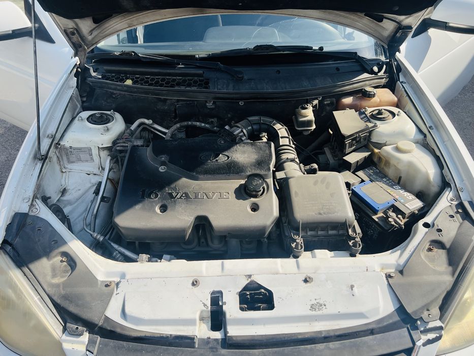 Лада приора машина