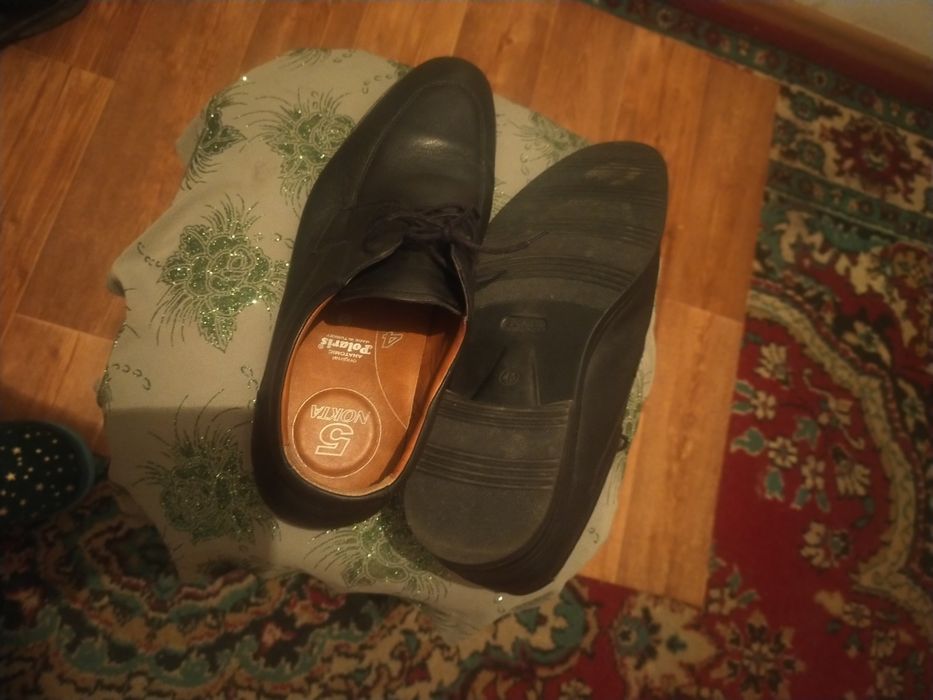 Туфли,красовки,сапожки.