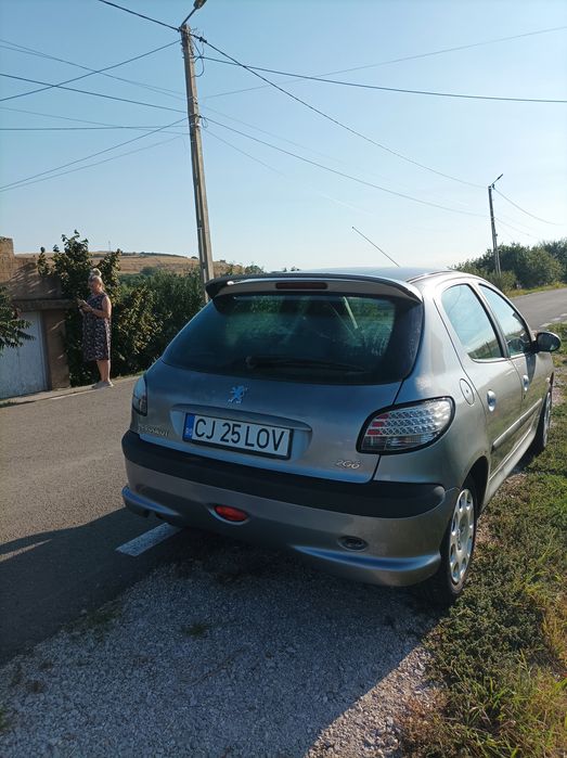 Vând Peugeot 206 înmatriculat,