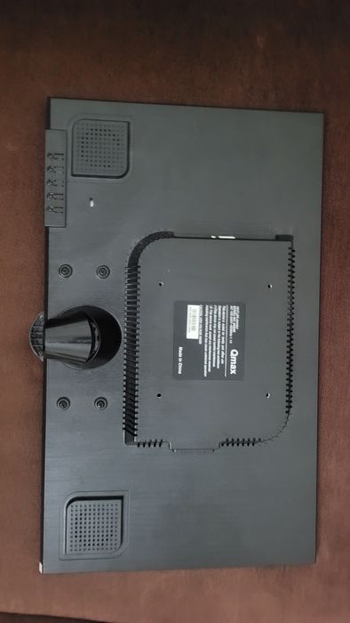 Продам монитор Qmax