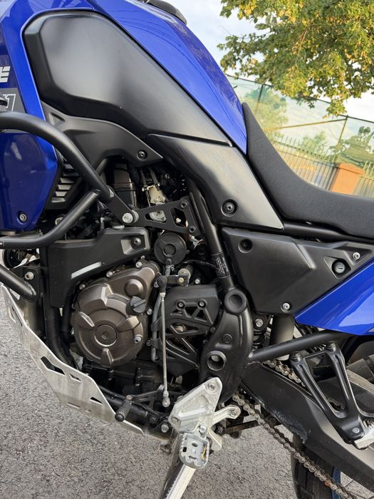 Tenere 700 an 2023, 12100km, crashbars, top case, scut motor, mansoane incalzite, priza usb, cric central