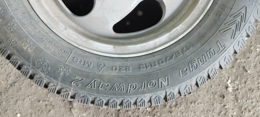 Продам комплект колес