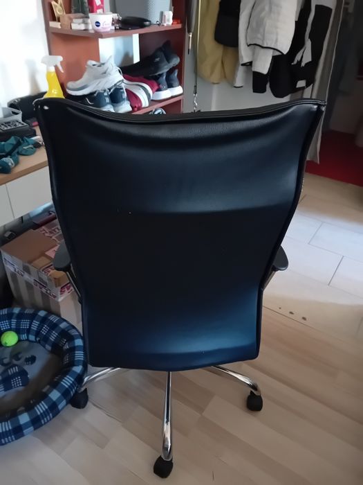 Scaun cu rotile in stare buna