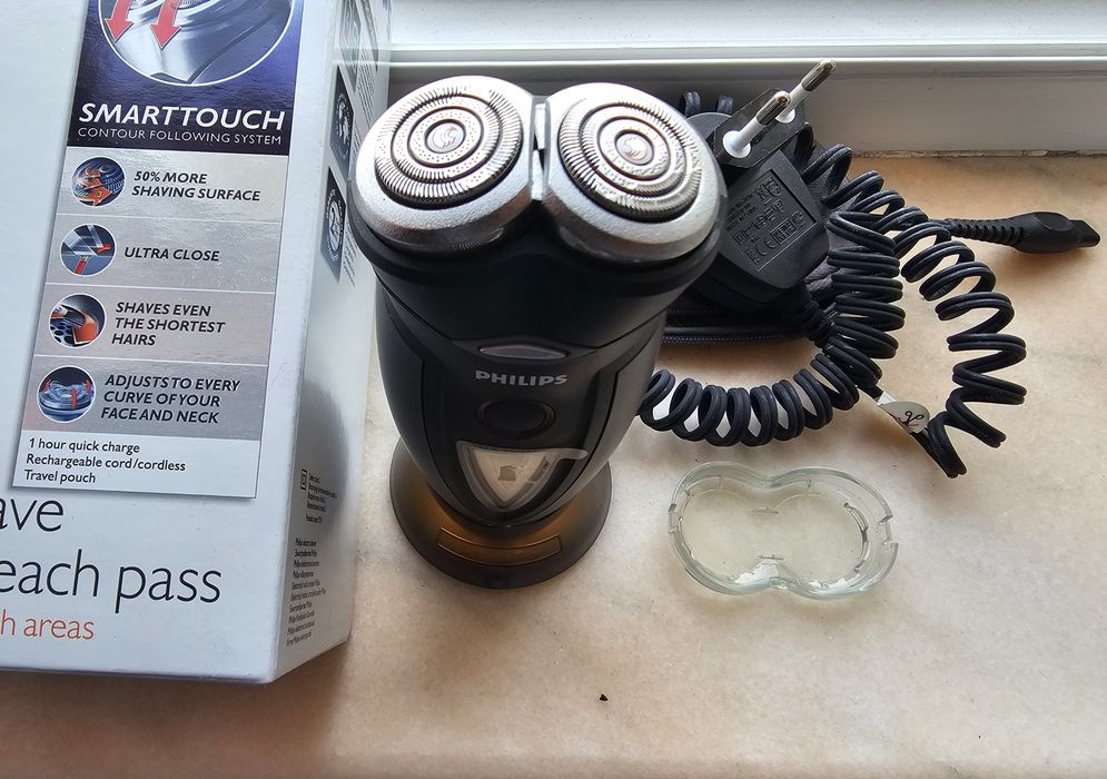 Aparat de ras electric Philips