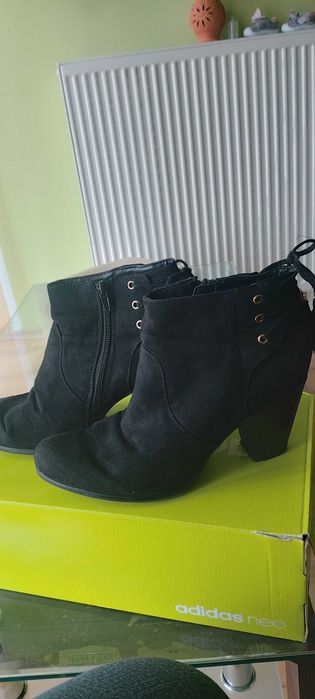 Botine piele intoarsa negru