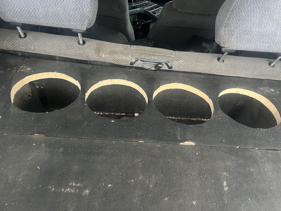 Полка для любители музыки