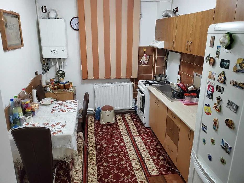 Apartament mobilat de vanzare cu 3 camere