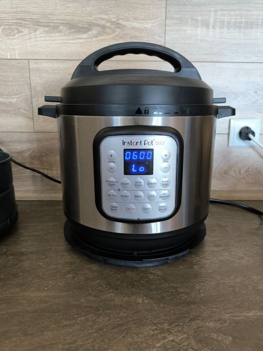 Комбиниран мултикукър с еърфрайър instant pot duo crisp