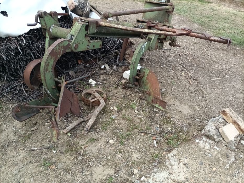 Plug de arat de vinzare