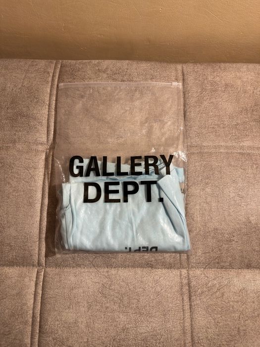 Tricou gallery dept