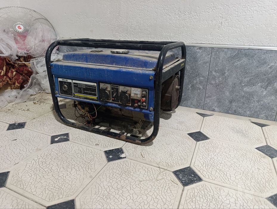 Движок (generator) 220