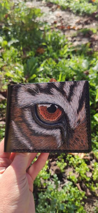 Ръчно изработен кожен портфейл за мъже, с тиснение и рисунка "Тигър"