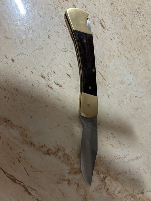 Briceag cu teaca folosit foarte putin!